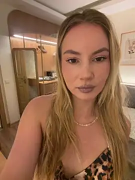 Bella_Cllark Adlı Modelin Canlı XXX Sohbeti