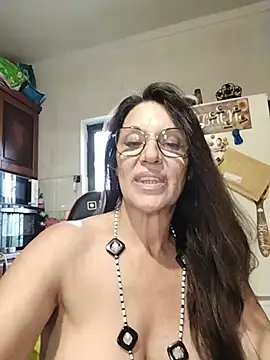 Melmamalhuda@xh Chat XXX in diretta