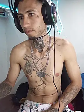 دردشة Tattoboy19cm الجنسية المباشرة