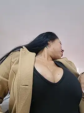 Luianna 现场XXX聊天
