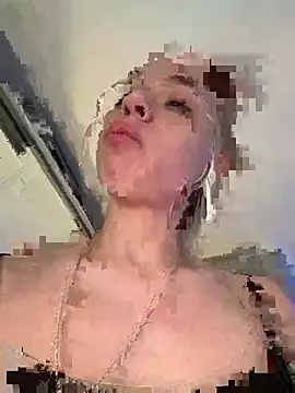 Emily_Hartt's Live XXX Chat