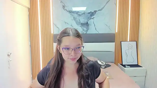 LEYNABRAUN – Live XXX-chat