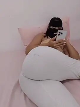 Mamhona7 Adlı Modelin Canlı XXX Sohbeti