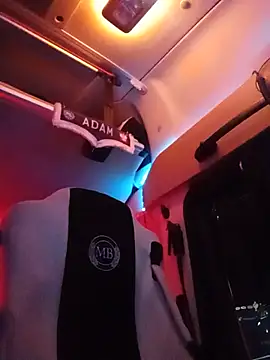 adas- Chat XXX in diretta