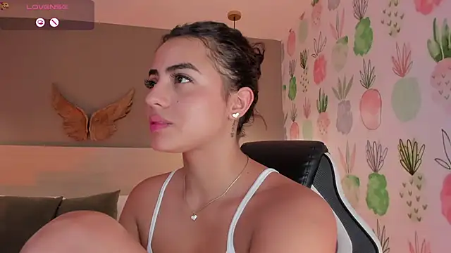 yaya23x's Live XXX Chat