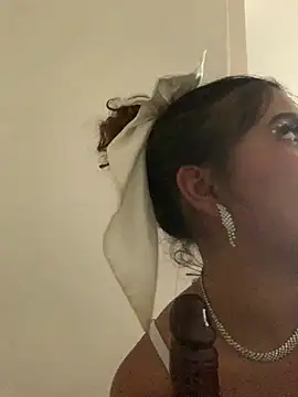 BELLA_TENTATION_CR's Live XXX Chat