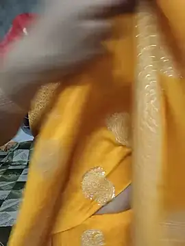 Chat +18 de SexyBhumii ao vivo