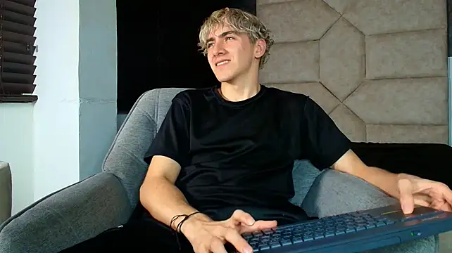 Tyler_Mcrey Pertunjukan Webcam