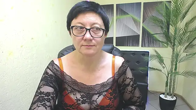 EmilyL0ve's Live XXX Chat