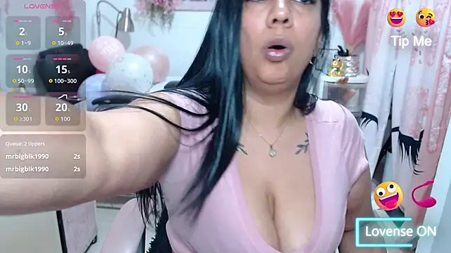 Chat +18 de titsbiglovers ao vivo