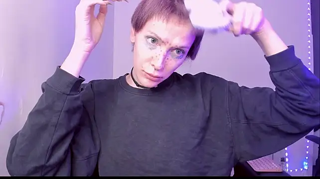 Lyricca Adlı Modelin Canlı XXX Sohbeti