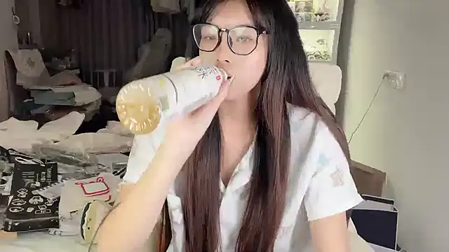 Akong11's Live XXX Chat