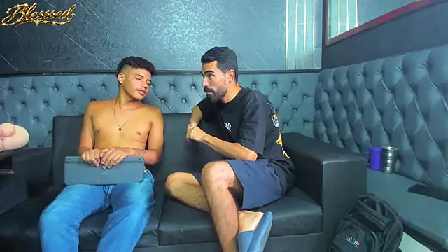 Онлайн чат XXX Andres_Bless