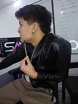 Онлайн чат XXX Axel_Romanov