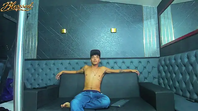 Andres_Bless Adlı Modelin Canlı XXX Sohbeti