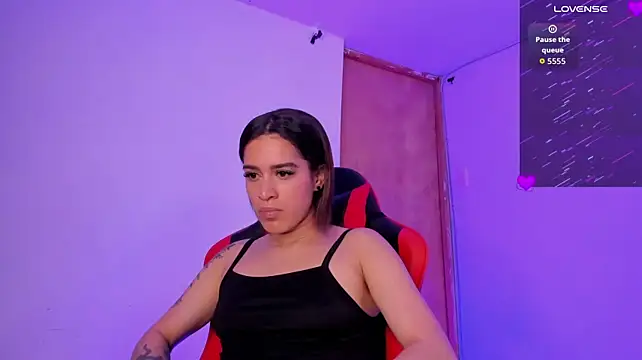 XXX chat uživo modela EllieCarter_