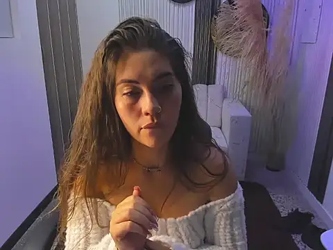 Alaana69 Adlı Modelin Canlı XXX Sohbeti