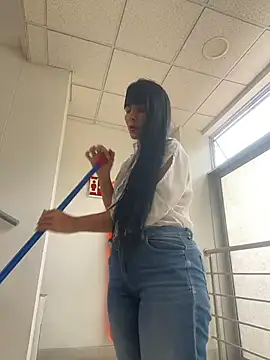 Chat XXX ao vivo de LuxeBrunetteXXX