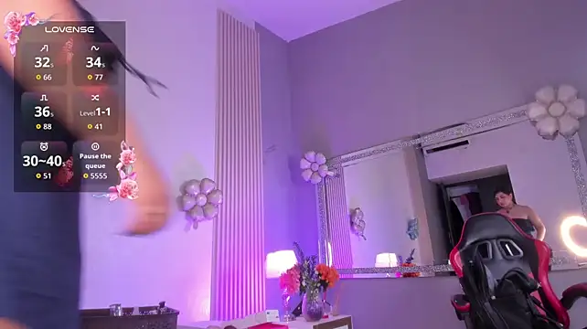 CloeMoon's Live XXX Chat