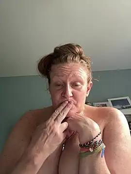 Kellilyn10's Live XXX Chat
