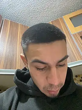 Taylor_DiamondBoy 即時 XXX 聊天