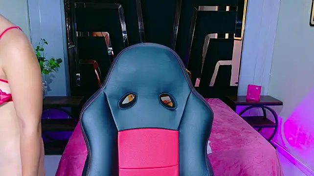 KattiSQUIRTTx's Live XXX Chat