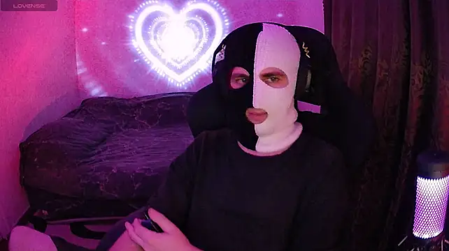 ZXCENSORED- Adlı Modelin Canlı XXX Sohbeti