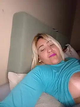 Chat +18 de Manuzinha2209 ao vivo