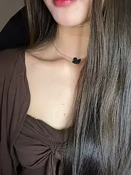 Yiyina_17 Chat XXX in diretta
