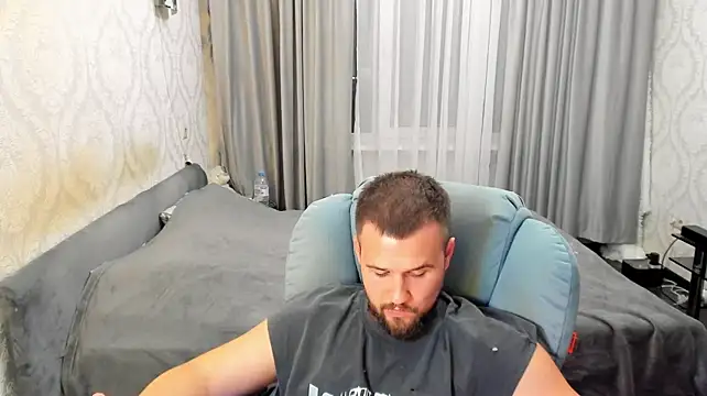 Vladik_b – Live XXX-chat
