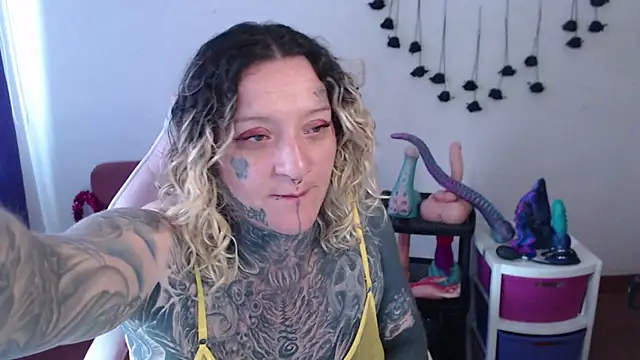 SLOPPYTITSS লাইভ XXX চ্যাট