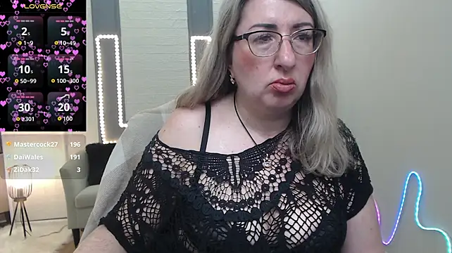 KKMimiKK XXX чат на живо