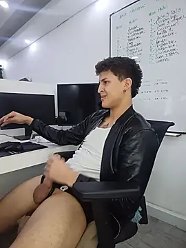 XXX chat uživo modela Axel_Romanov