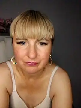 -Nefertiti-'s Live XXX Chat