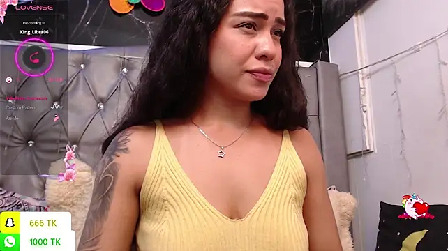 צ'אט XXX בשידור חי של LAILAGUMMY