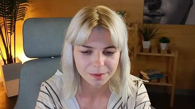 GloryPeplinski live XXX chat