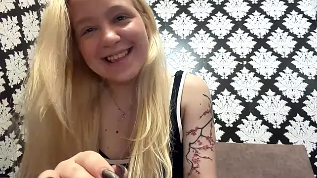 Chat +18 de AkilahSchofell ao vivo