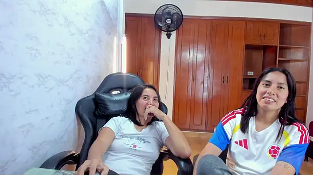 Soffy_and_Emily Chat XXX live