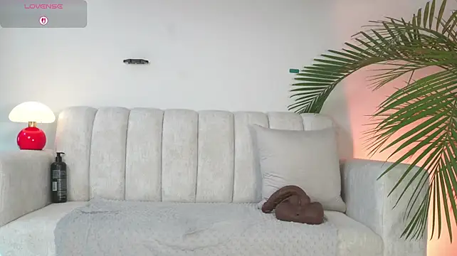 mili_moon_'s Live XXX Chat