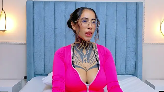 XXX chat uživo modela NicoleBlum