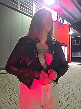 Luna_Lynn 即時 XXX 聊天