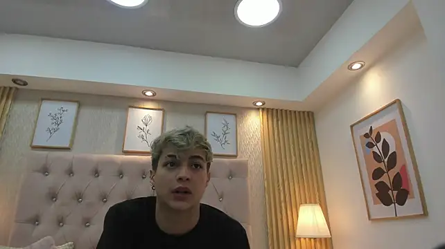Ari_Stonne Chat XXX live