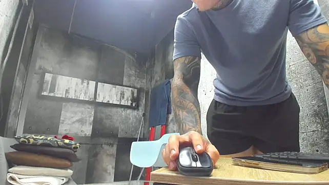 Chat XXX en directo de Gury_tattoo
