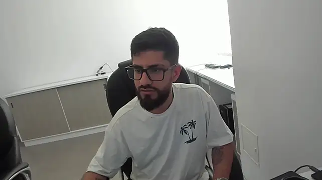 BryanPalogrande live XXX chat