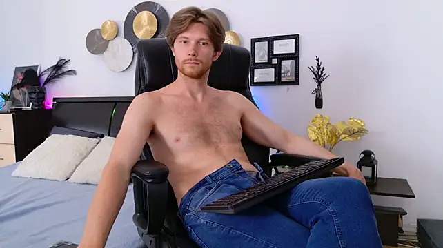 Show modela Eddie_Baker na web-kameri