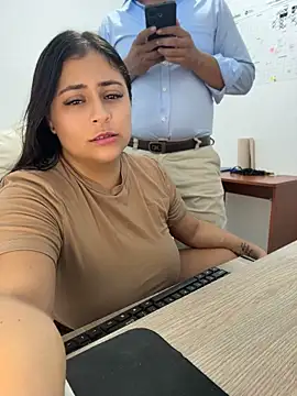 Angie_e লাইভ XXX চ্যাট