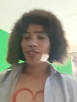 XXX chat uživo modela LittleTymmy