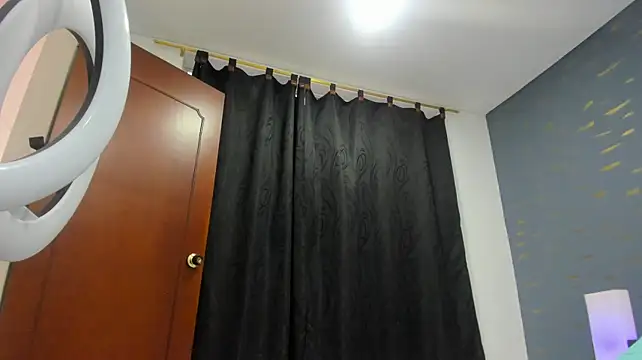ViolettaNaughty Chat XXX in diretta