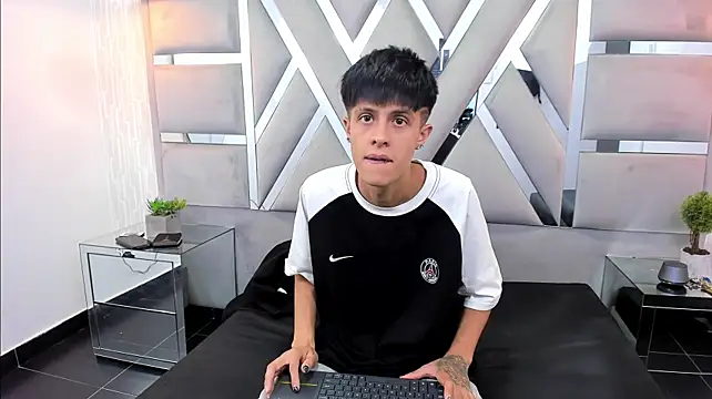 MikeHunteer Webcamshow