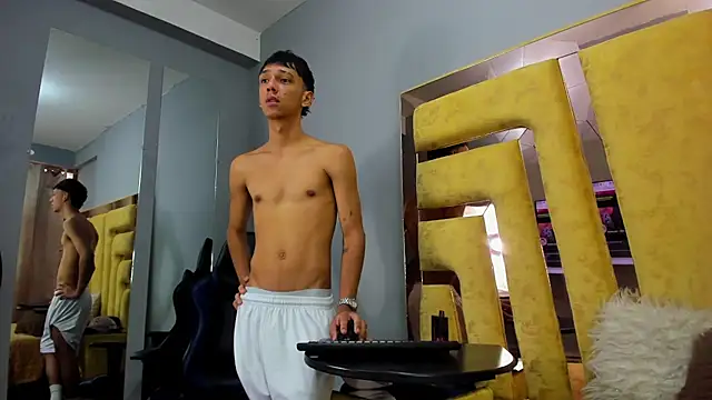EstebanValdezs Live XXX-chat